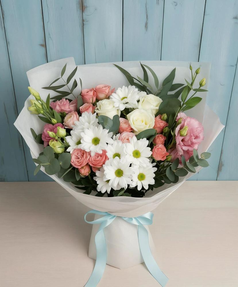 Букет цветов из: Розы, Лизиантусы и Хризантемы в Чограйском