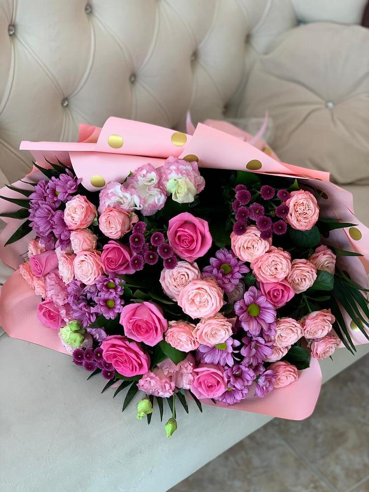 Букет цветов из: Хризантемы, Розы и Лизиантусы в Чограйском