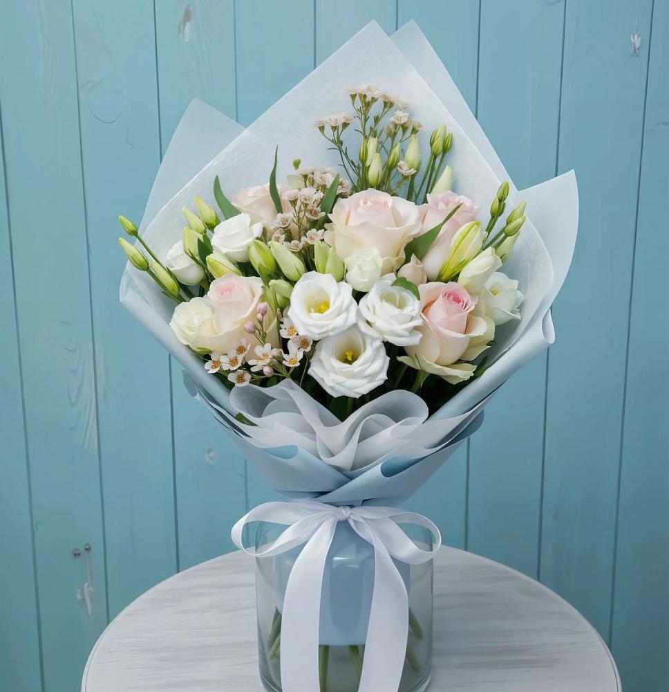 Букет цветов из: Розы и Лизиантусы в Чограйском