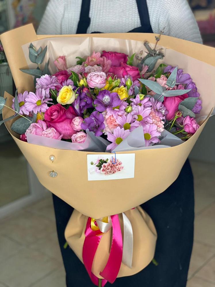 Букет цветов из: Хризантемы, Гвоздики и Альстромерии в Чограйском