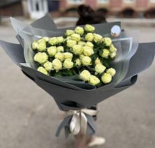 Букет Белые кустовые розы Солинеро в Чограйском