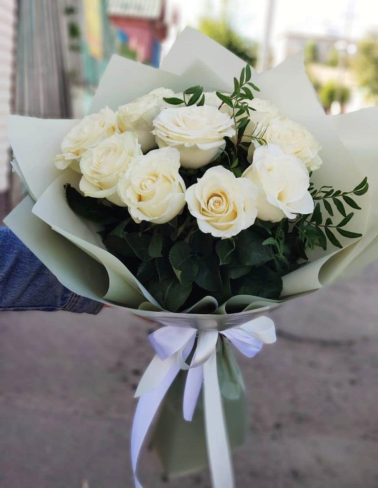 Букет Белые розы Проуд в Чограйском