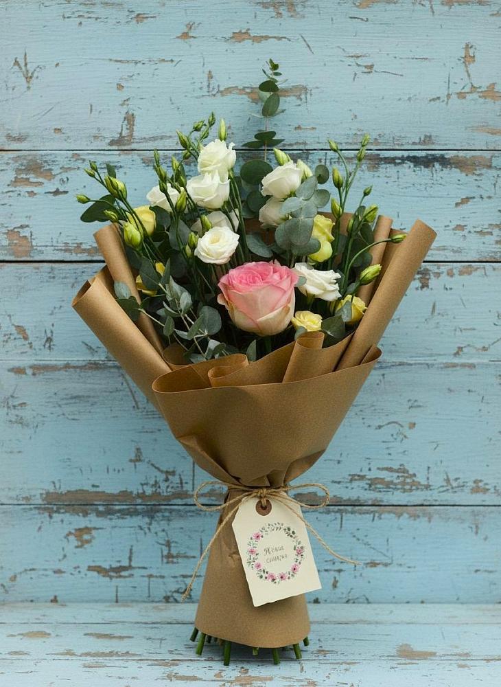 Букет цветов из: Розы и Лизиантусы в Чограйском