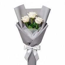 Букет 3 белые розы в Чограйском