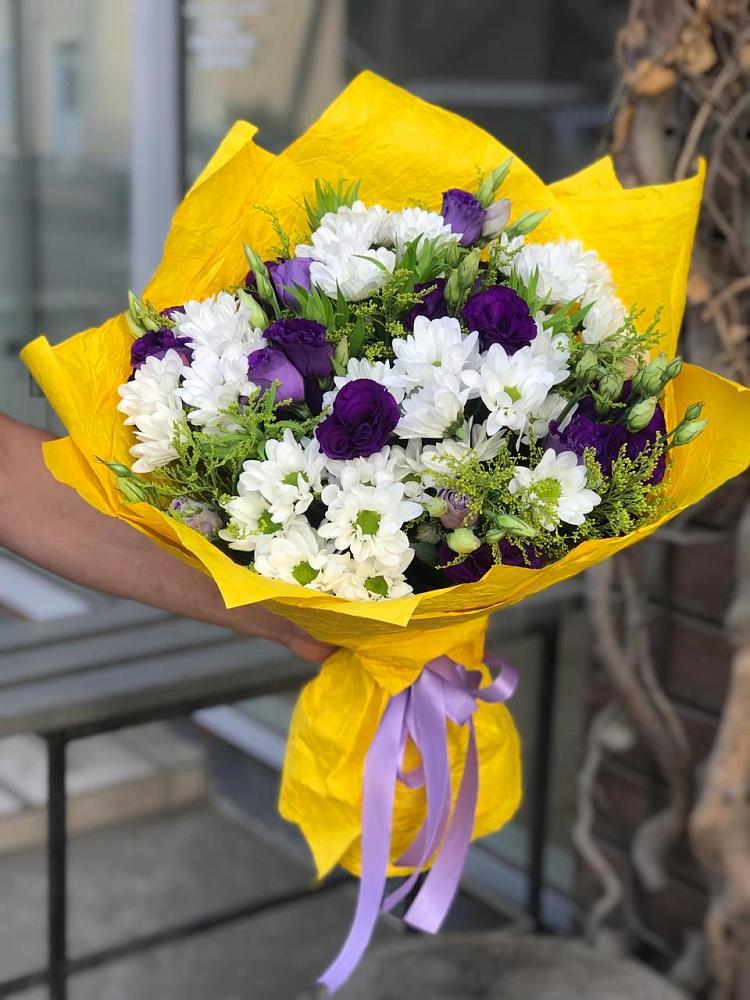 Букет цветов из: Ирисы, Хризантемы и Ромашки в Чограйском
