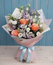 Букет цветов из:  Лизиантусы, Розы, Альстромерии и Гипсофила в Чограйском