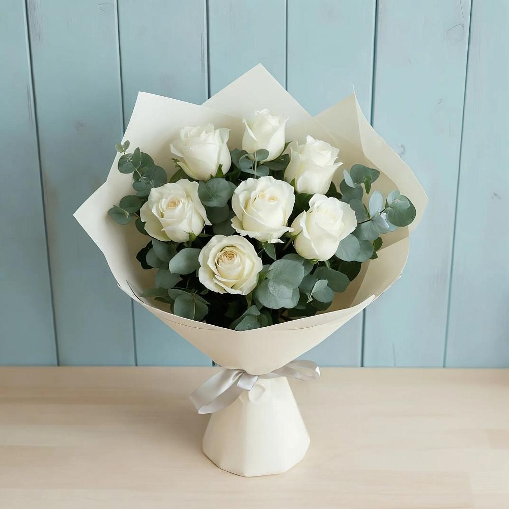 Букет Белые розы в Эвкалипте в Чограйском