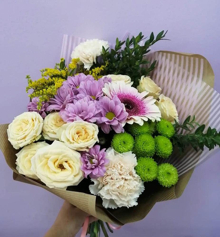 Букет цветов из: Хризантемы, Розы, Гвоздики и Герберы в Чограйском