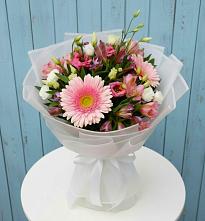 Букет цветов из:  Герберы, Альстромерии и Лизиантусы в Чограйском