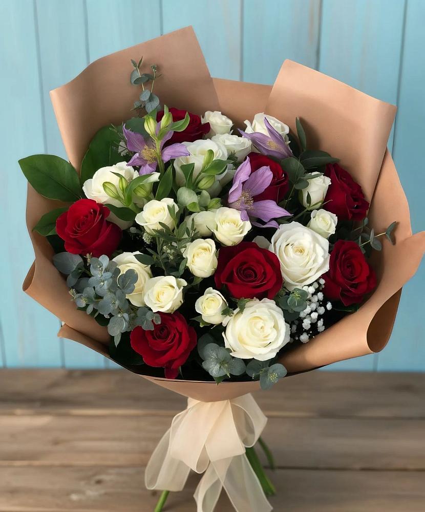 Букет цветов из: Розы и Альстромерии в Чограйском