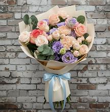 Букет цветов из:  Розы, Лизиантусы и Гвоздики #REPLACE_PRED# Чограйском